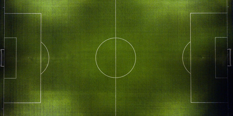 欧洲冠军联赛奖杯及比赛场景高清图片